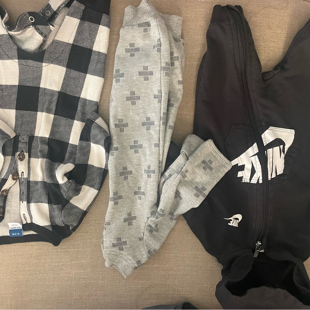Nike Black Zip-Up Hoodie and Gray Patterned Joggers